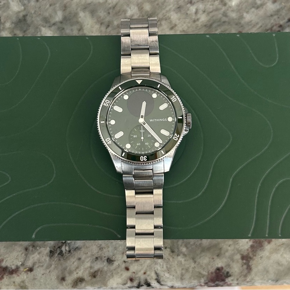 Withings Silver and Green Nova Scanwatch 2